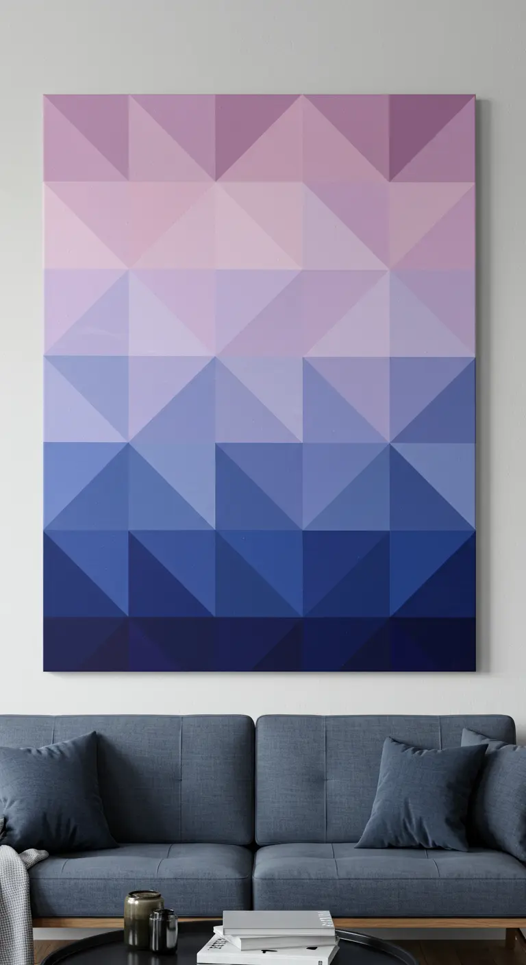 Gran cuadro geométrico con un patrón de triángulos en un degradado de color de rosa a azul oscuro.